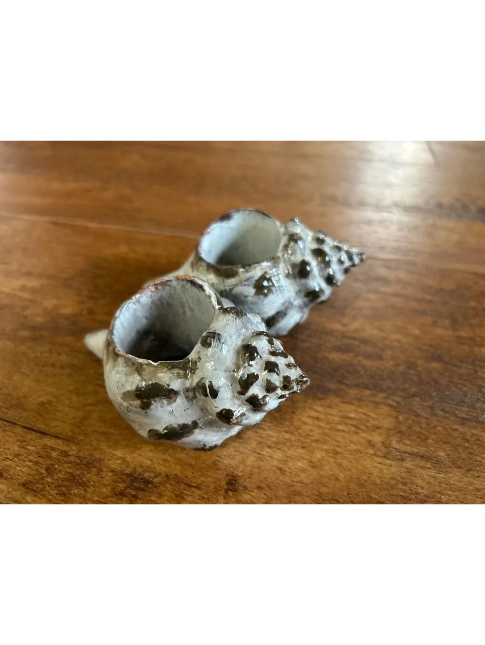 Set of 8 Ceramic Shell-Shaped Napkin Rings